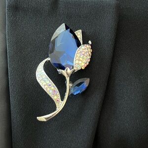 Fashion Trend  2024-2025. Flower Brooch.